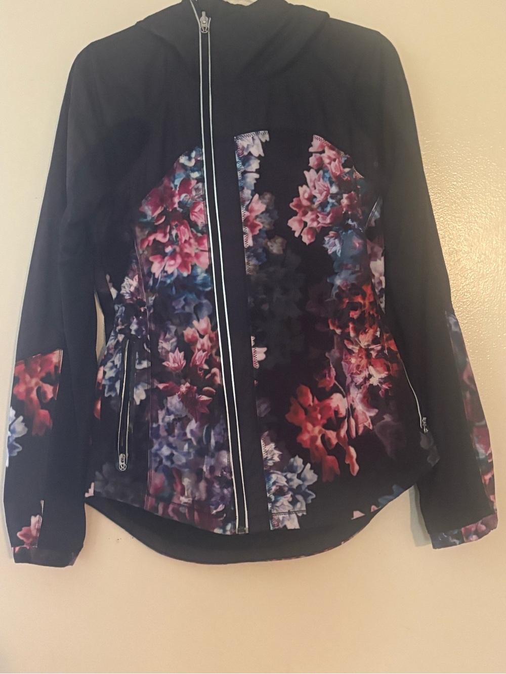 lululemon athletica Black Floral Hooded Zip Windbreaker Jacket fits like XS - Picture 2 of 6